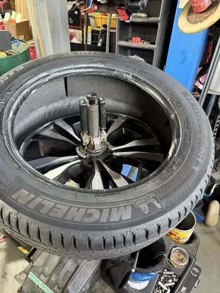 VOLVO V90 米其林LS3 235/55R18