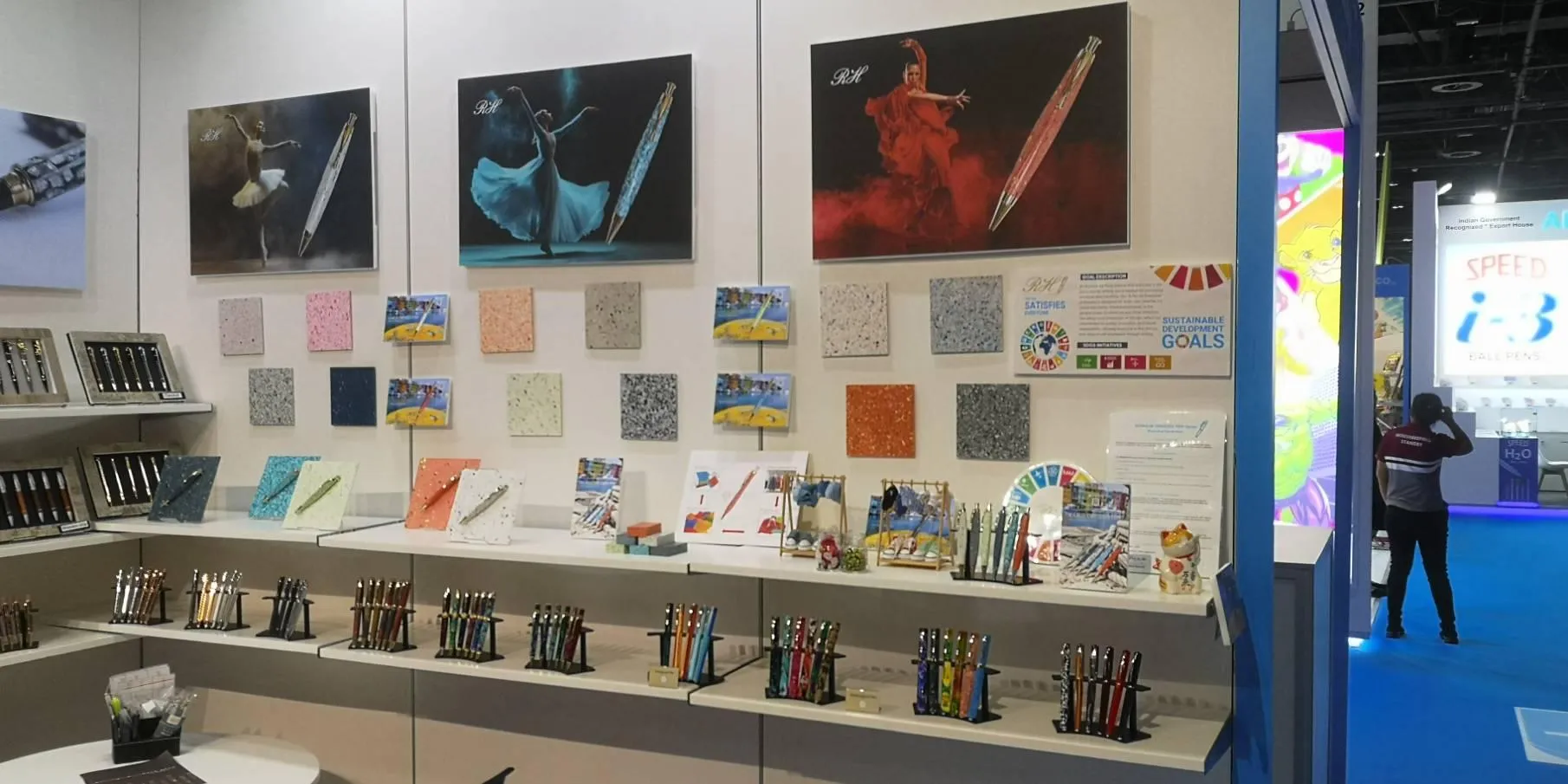 再衣筆-杜拜2024年Paperworld Middle East 展