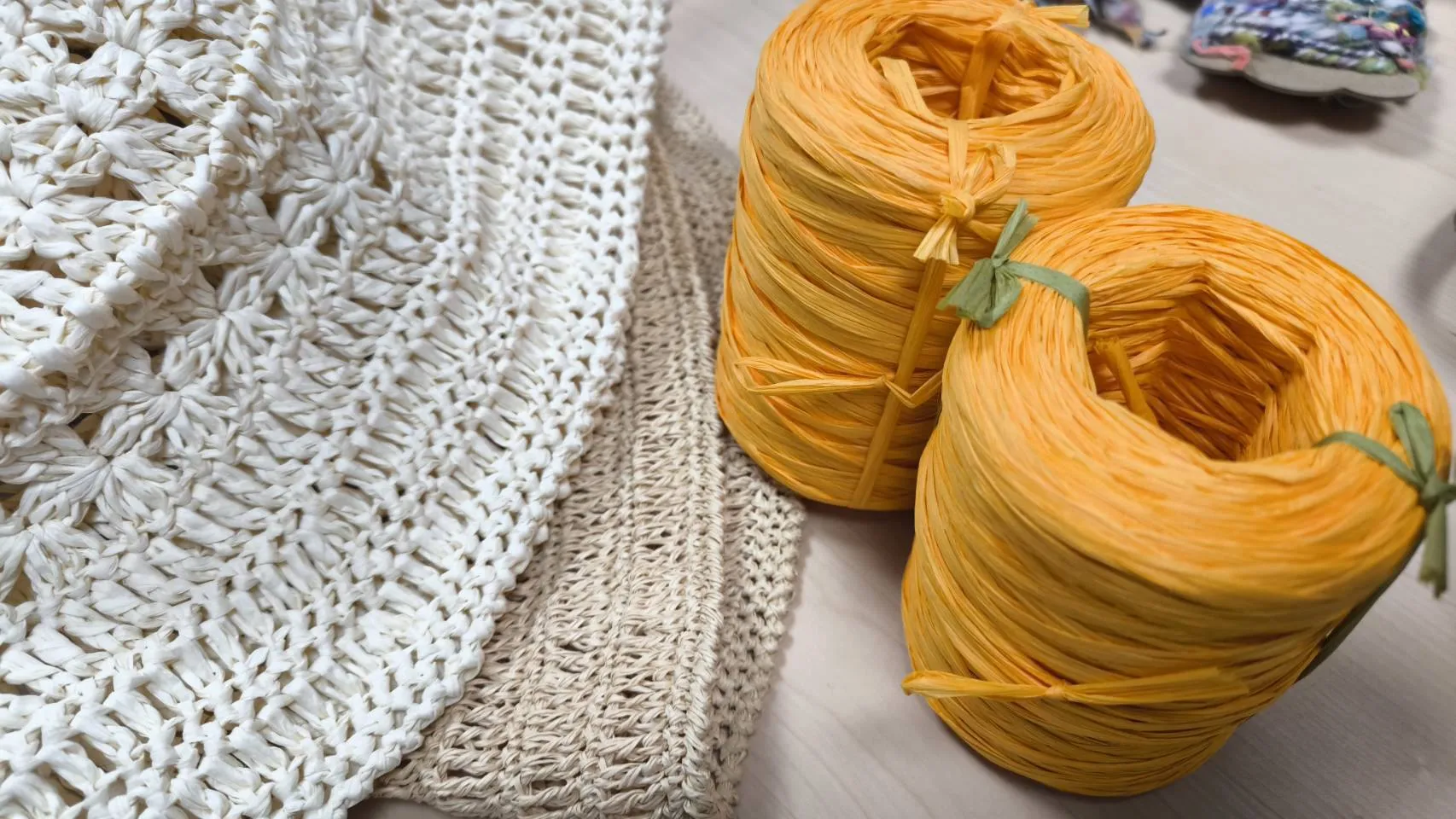 一次大稻埕的永續市集，巧遇到紗餘焉。大家非常的好奇，毛線跟永續如何連結呢？！