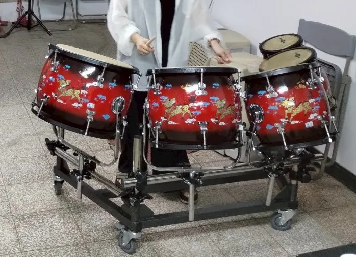 國樂器與西洋大鼓