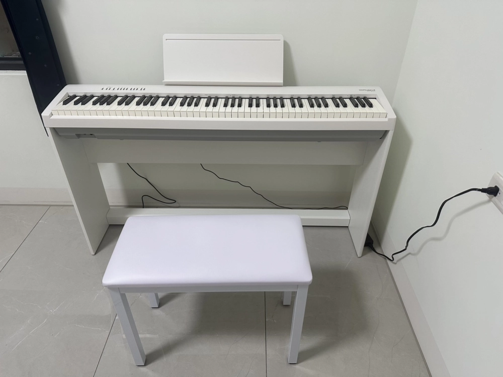 2025年12月 雲林縣客戶購買ROLAND FP30X 白色琴一台