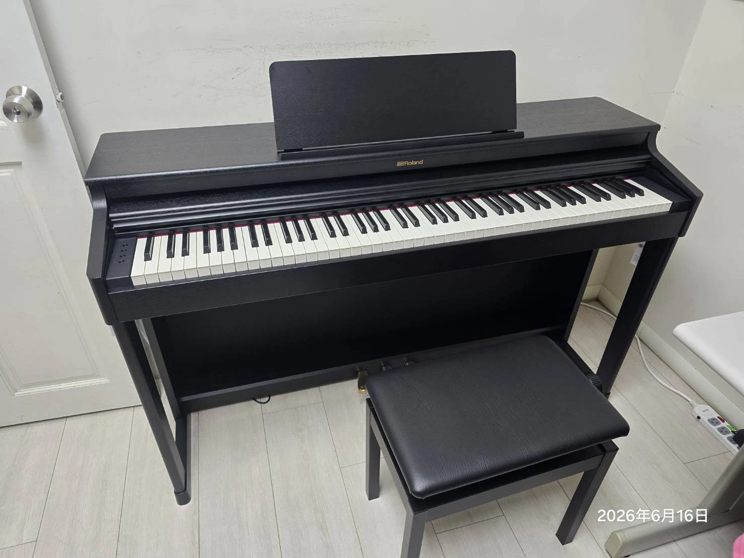 2026年6月-斗六客戶訂購ROLAND RP701一台