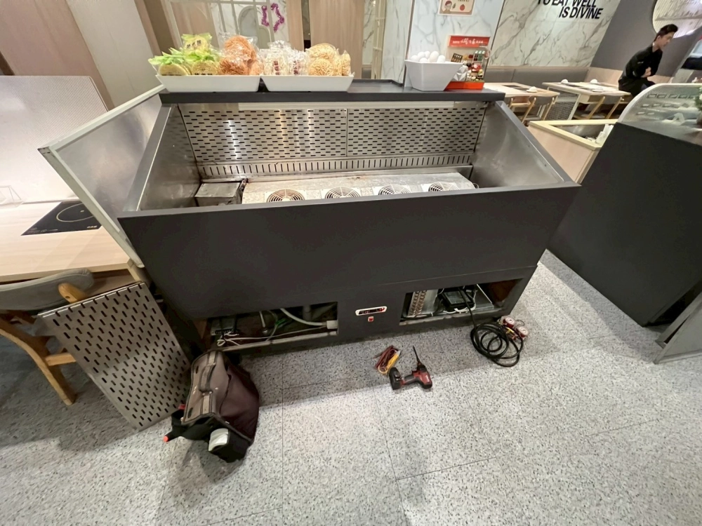 台中復興路造霧冷藏展示櫃 因沼氣造成銅管腐蝕漏冷媒