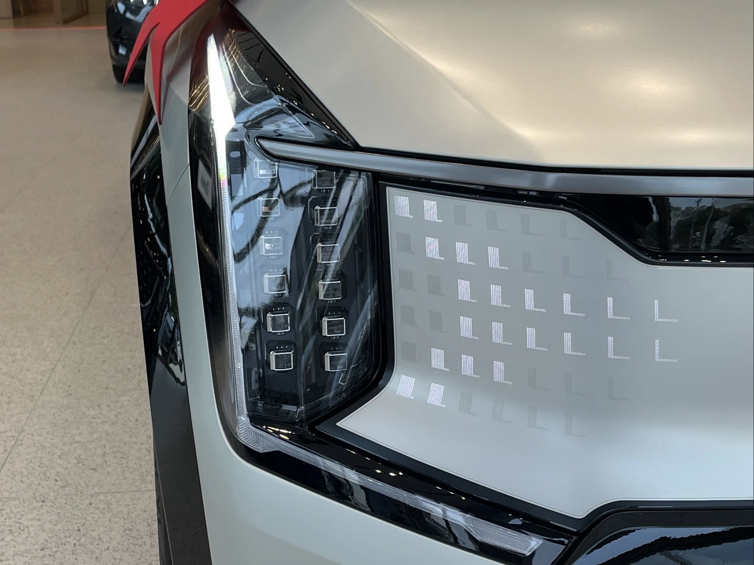 EV9：旗艦純電LSUV (六/七人座) 