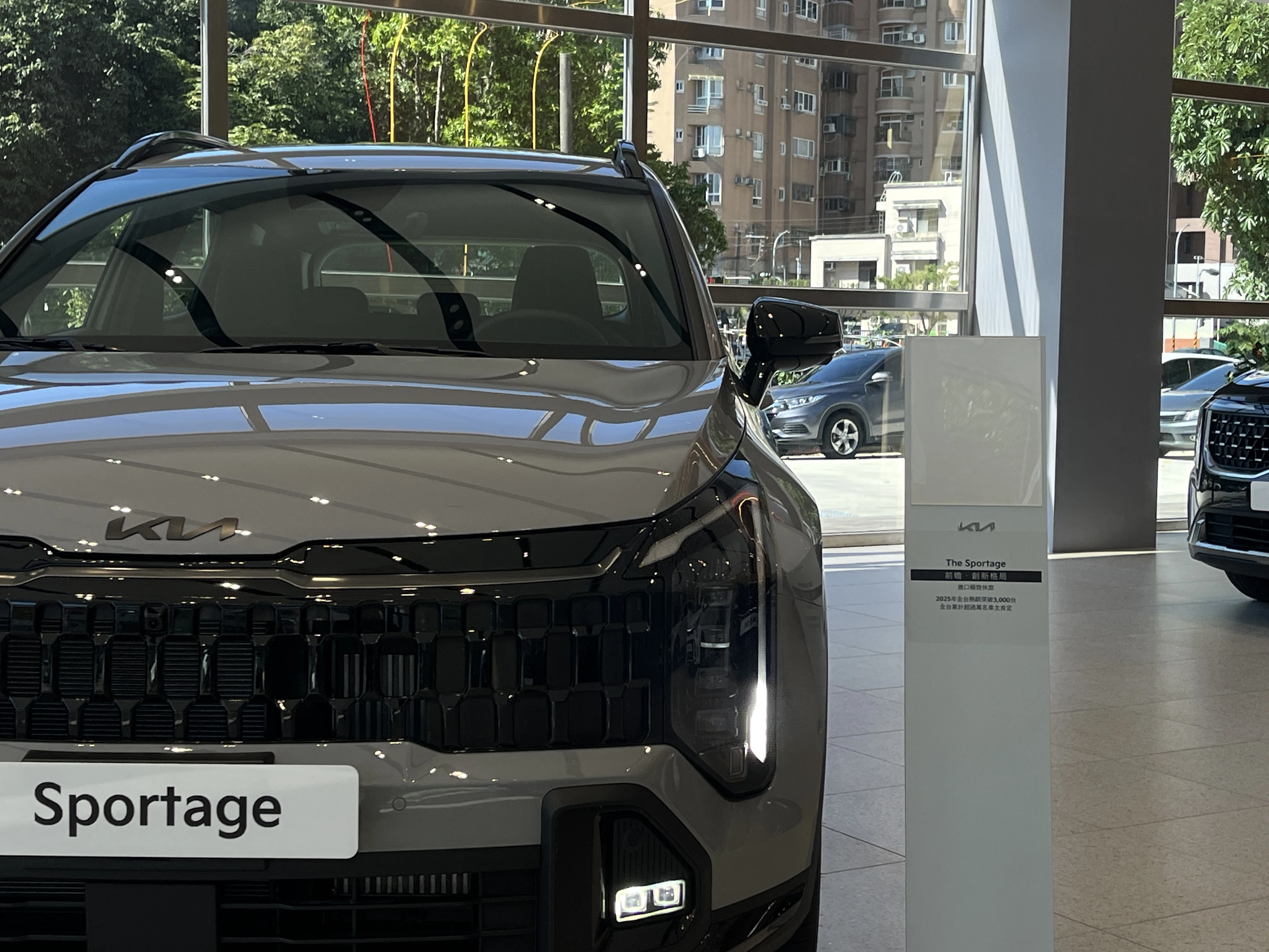 Sportage：中型休旅車 (SUV)