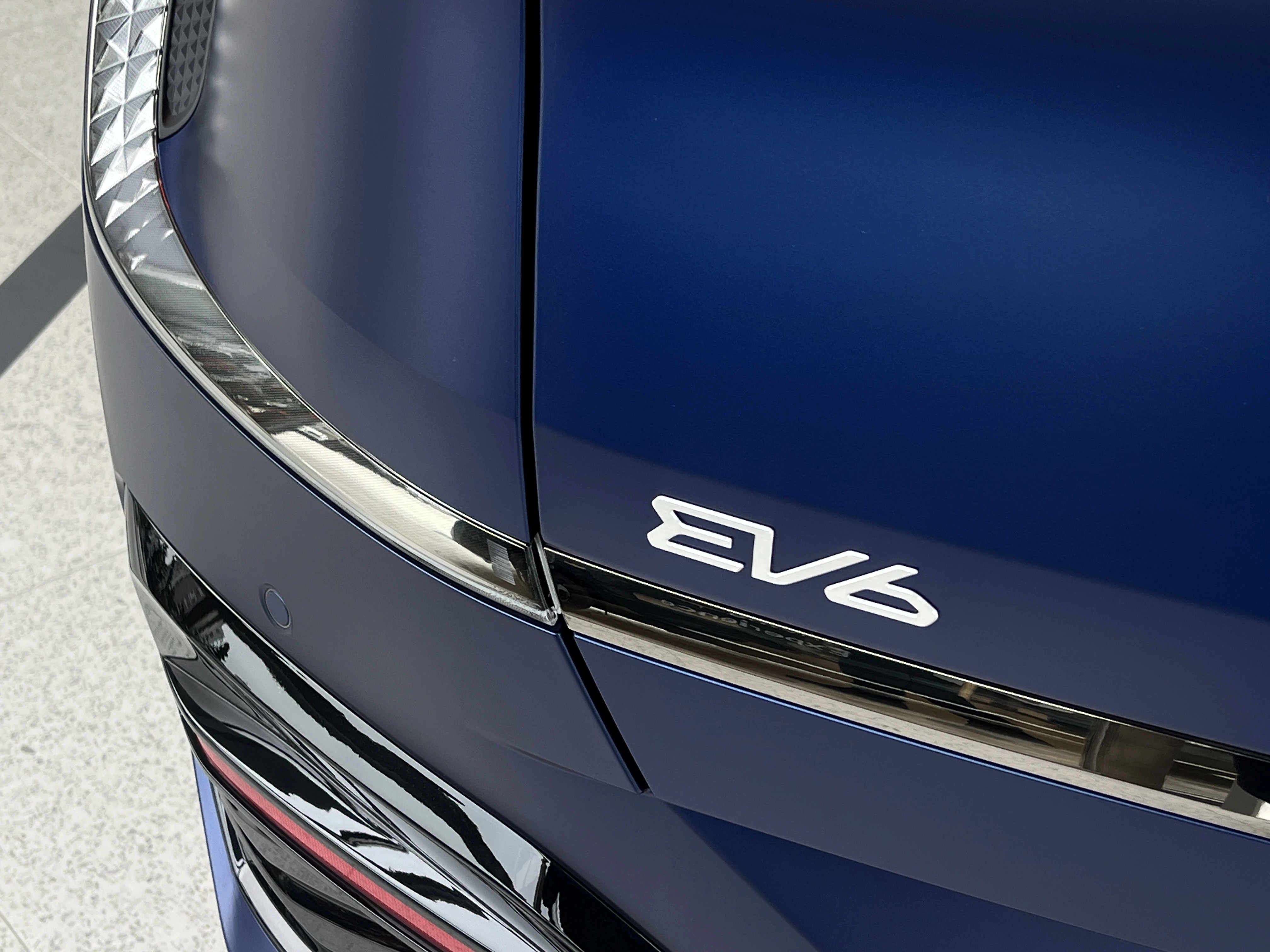 EV6：純電智慧跨界跑旅