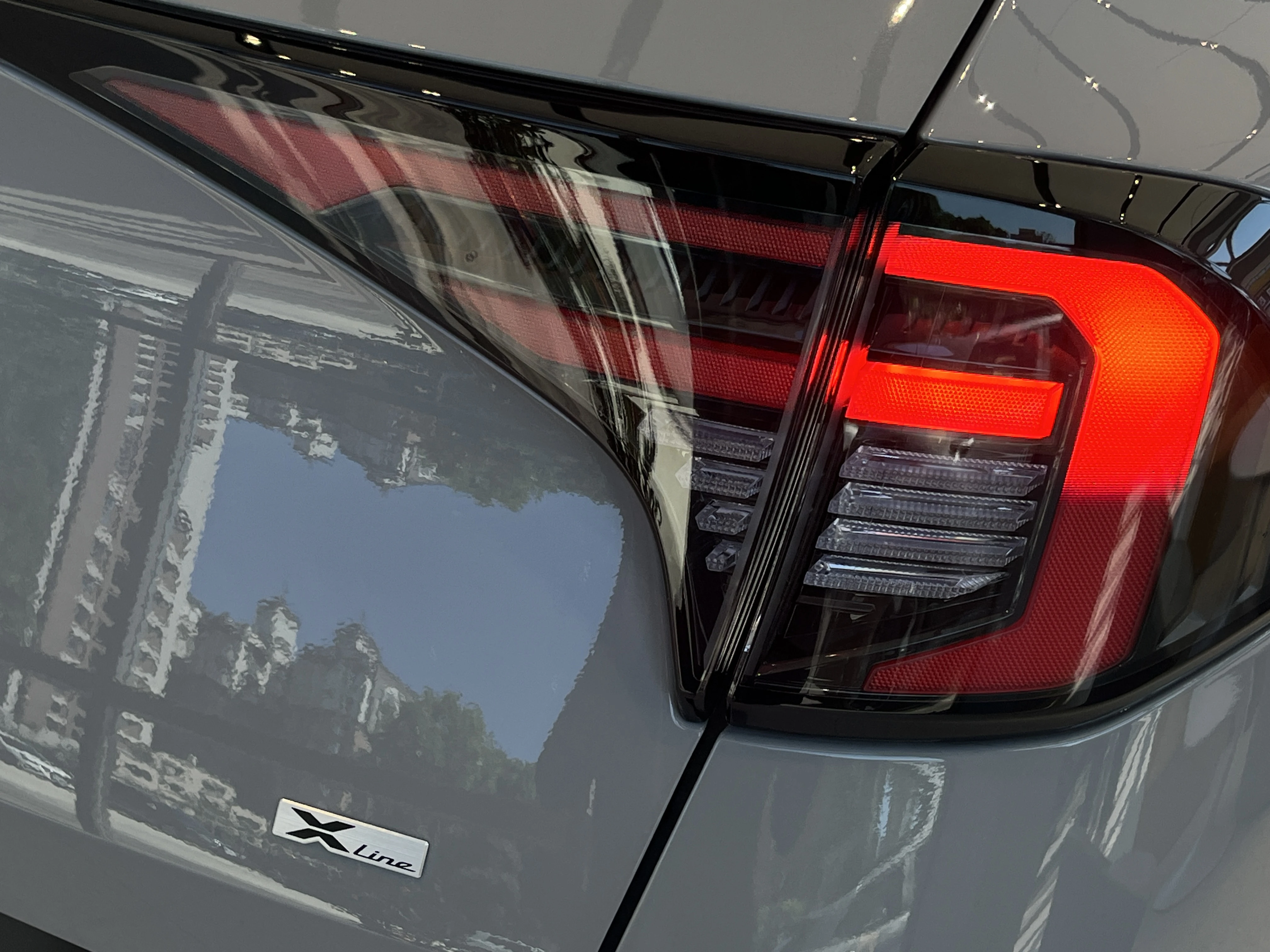 Sportage：中型休旅車 (SUV)
