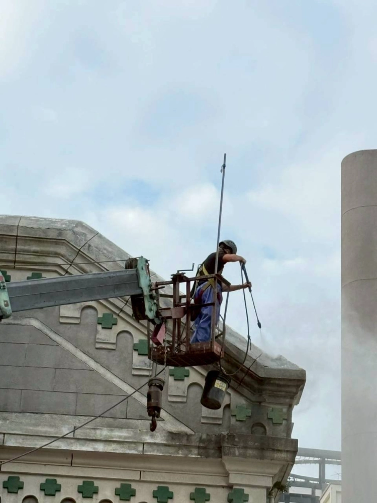 高空外牆清洗工程