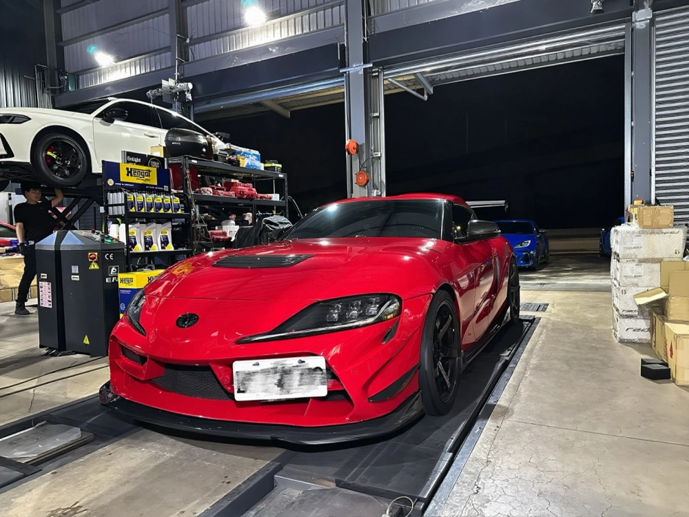 GR Supra  更換項目 INGS 前保桿 VERUS引擎蓋開孔套件