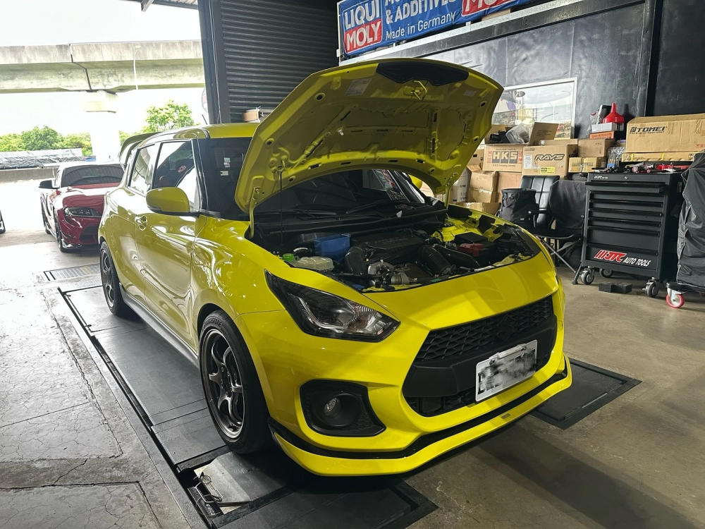 Swift sport ZC33S  更換項目 AP9440 HHC後加大碟 GReddy 前下巴 HKS hipermax R 避震器 四輪定位
