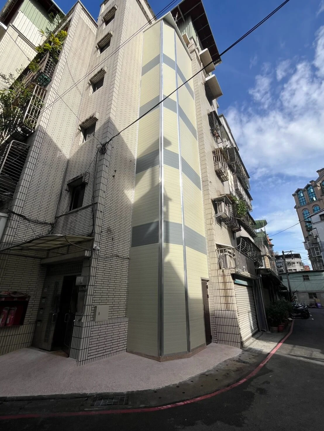 新北市永和區永平路公寓外掛電梯增設工程