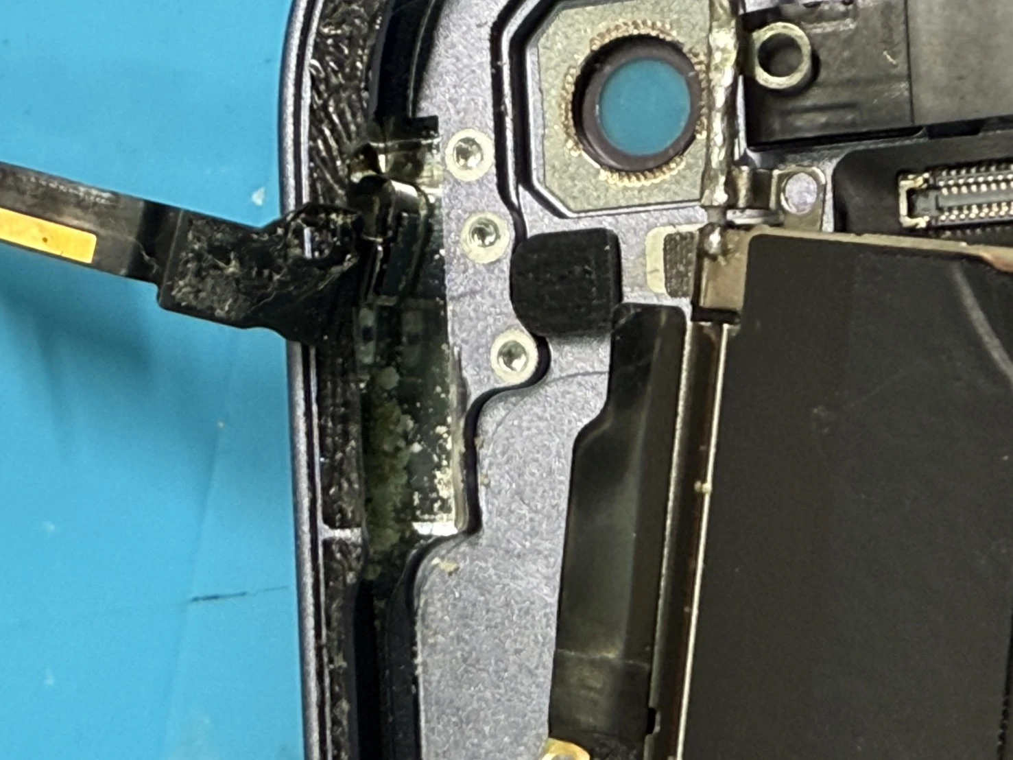 IPAD MINI6 開機音量按鍵卡住  無法使用- 彰化iPAD按鍵維修｜員林蘋果平板按鈕維修推薦