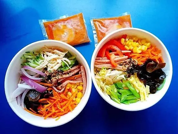 【台東 美食】老魯記八寶涼麵 X 21種配料 X 醬汁麵條任選 X 清爽健康