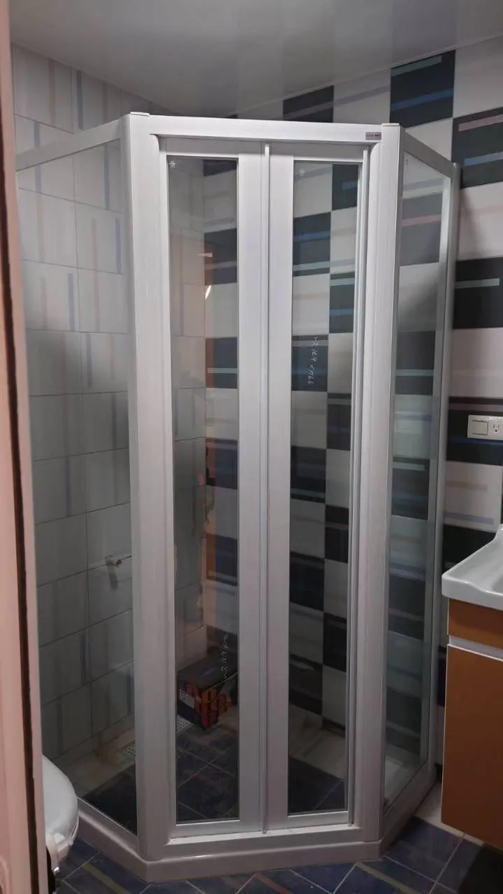 L61鋁框鑽石型淋浴拉門