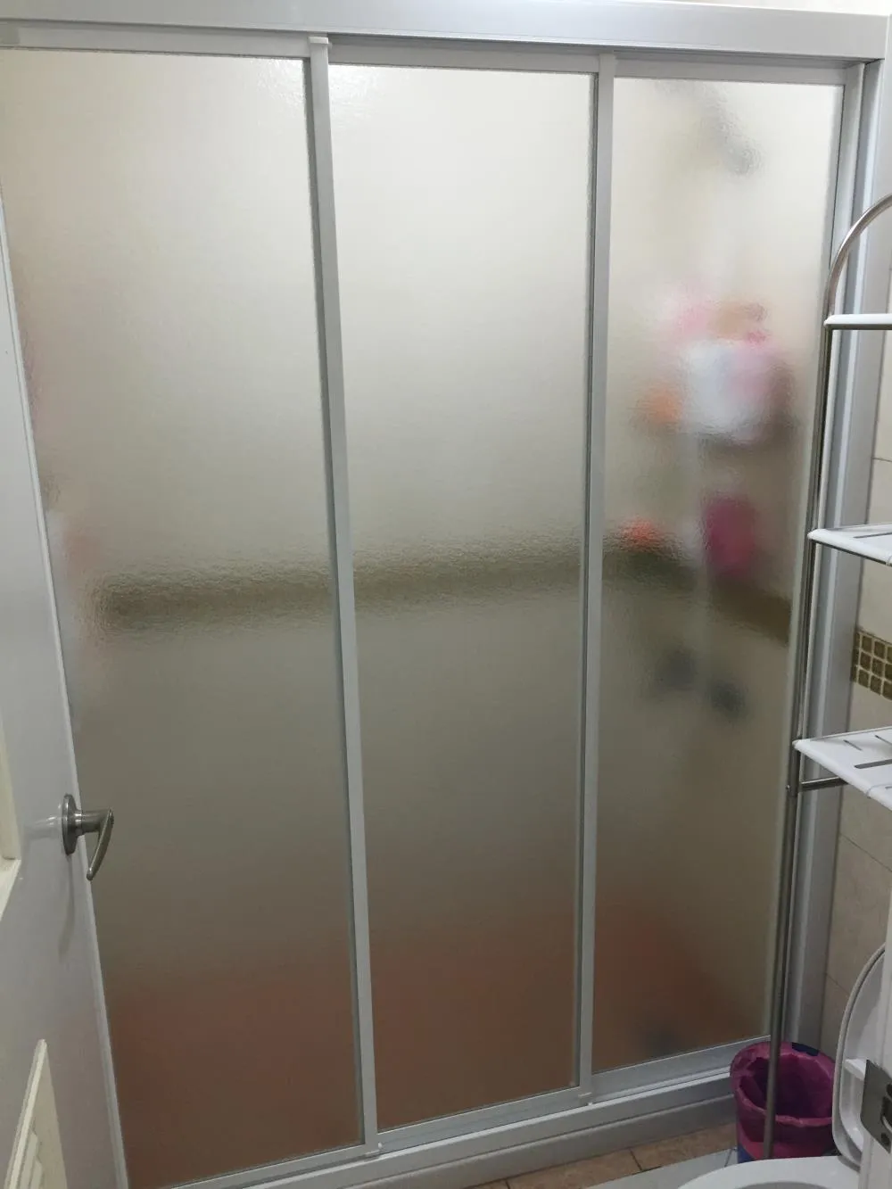 L71鋁框三門橫拉淋浴拉門