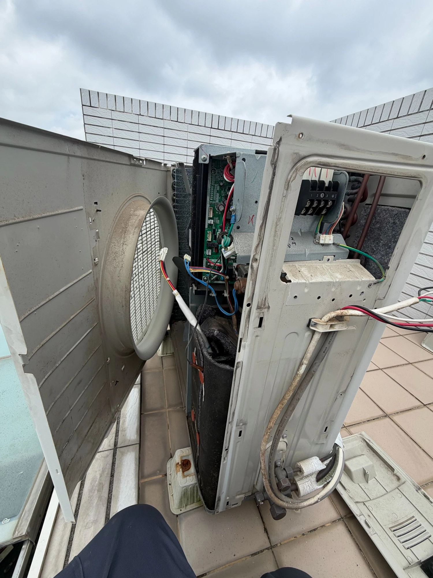 大金機型型號：RXV41RVLT故障代碼U4｜西區五權五街｜西區停產基板維修｜西屯區停產基板維修