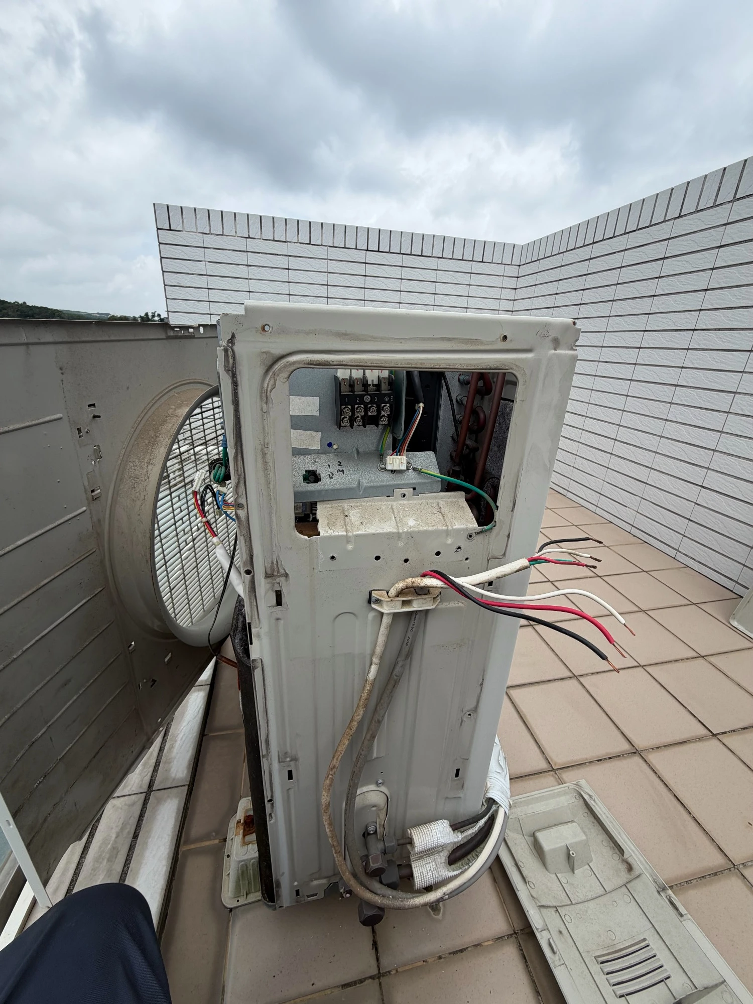 大金機型型號：RXV41RVLT故障代碼U4｜西區五權五街｜西區停產基板維修｜西屯區停產基板維修
