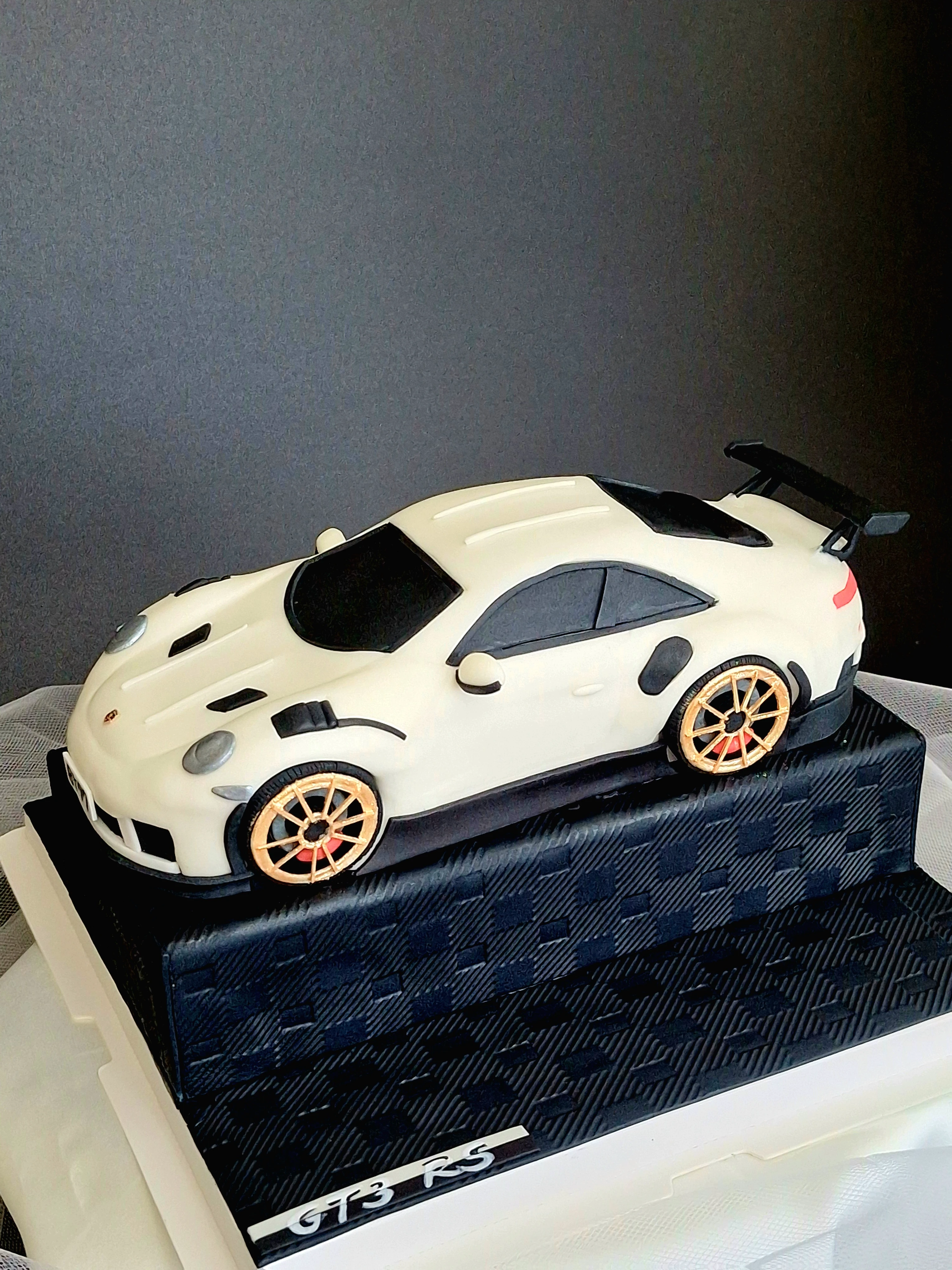 客製 Porsche 911 GT3 RS 跑車蛋糕