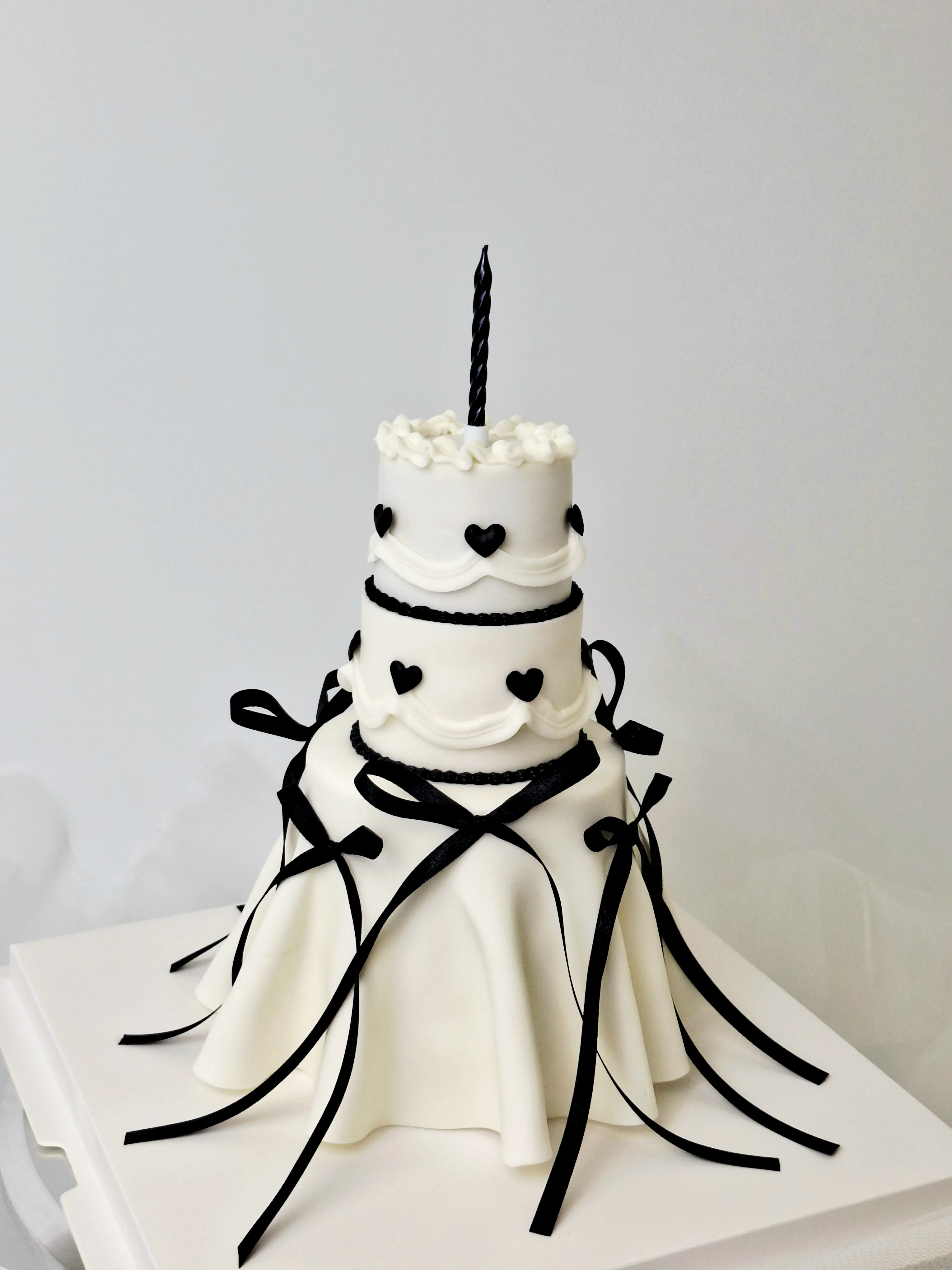 客製 典雅浪漫黑白造型蛋糕