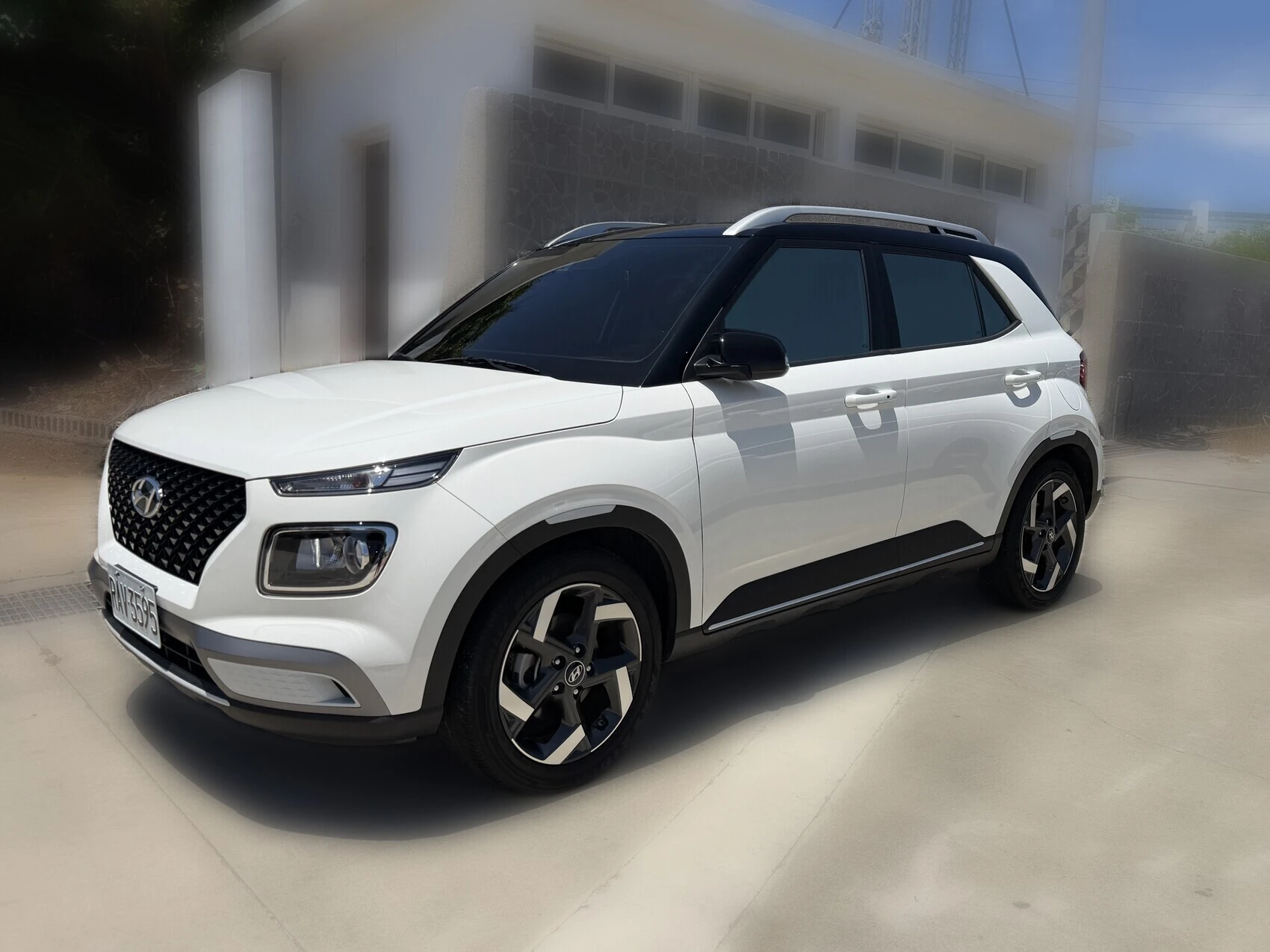 Hyundai  VENUE  1.6  (5座休旅)
