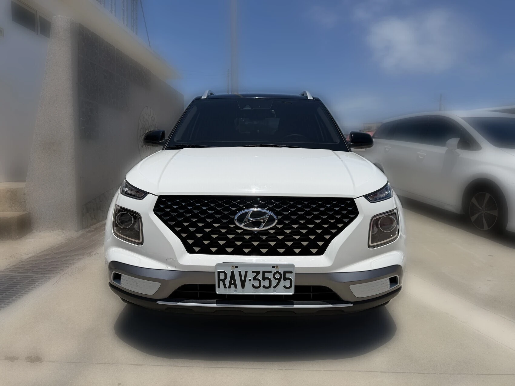 Hyundai  VENUE  1.6  (5座休旅)