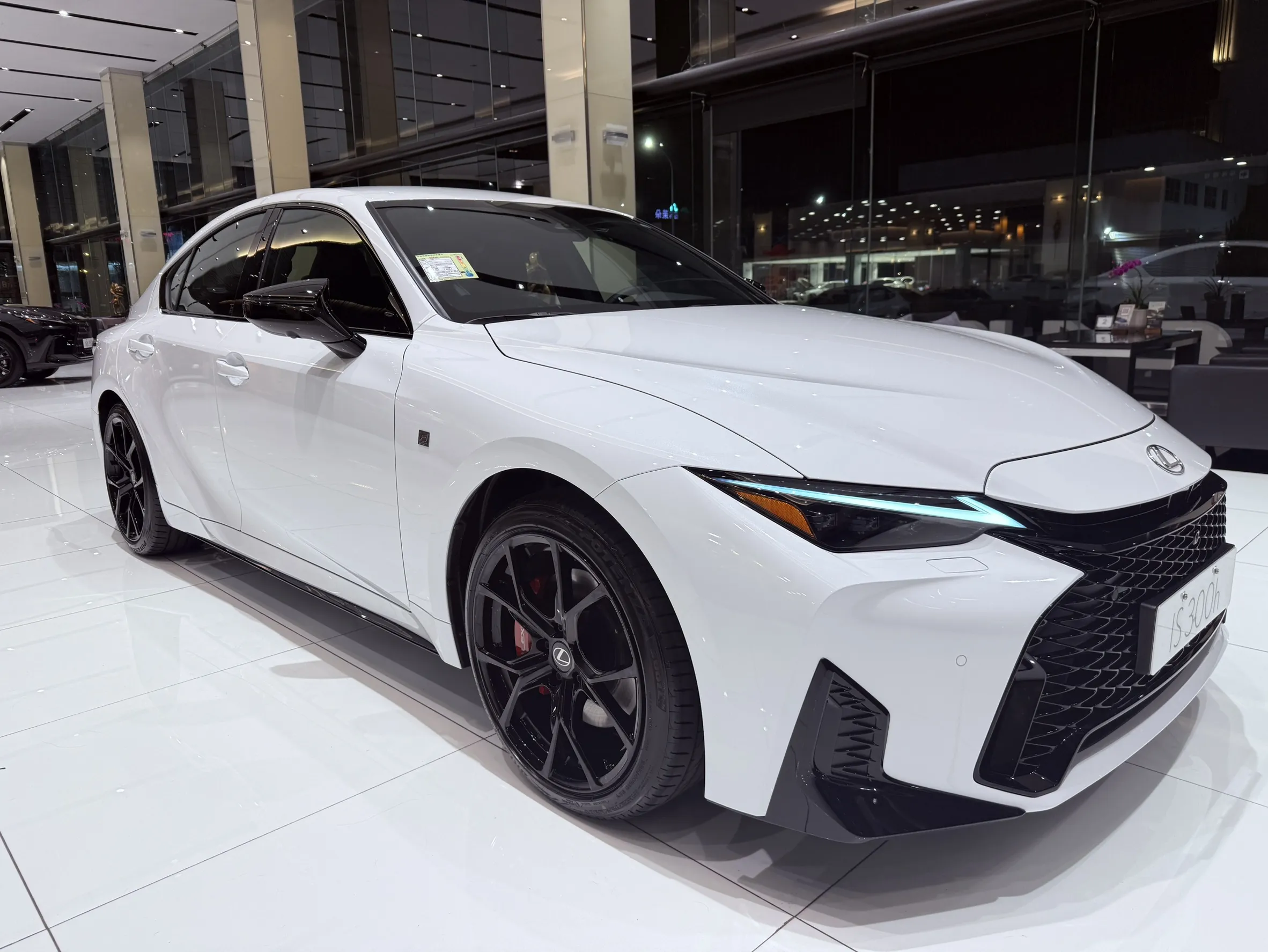 Lexus IS 系列 （IS300h）