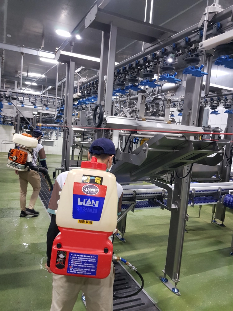 食品加工廠施藥消毒