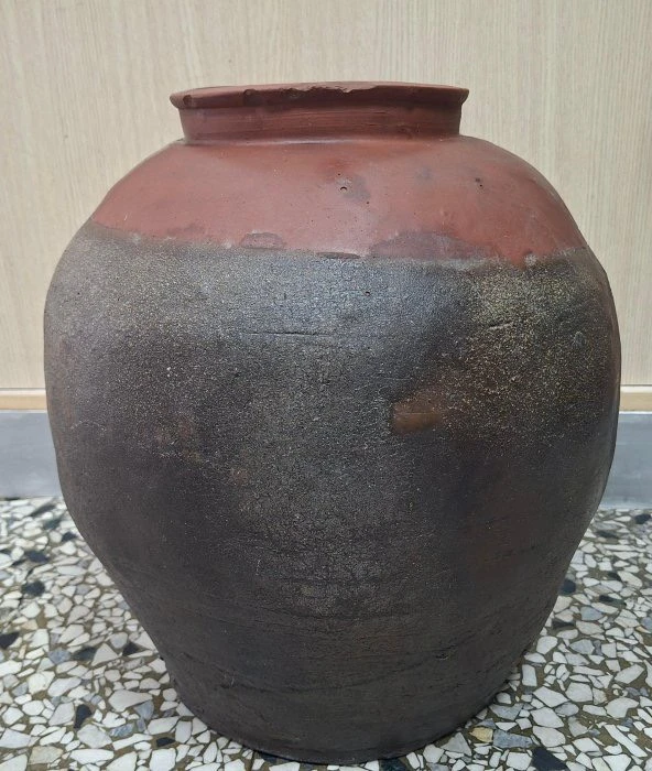 早期手工陶甕