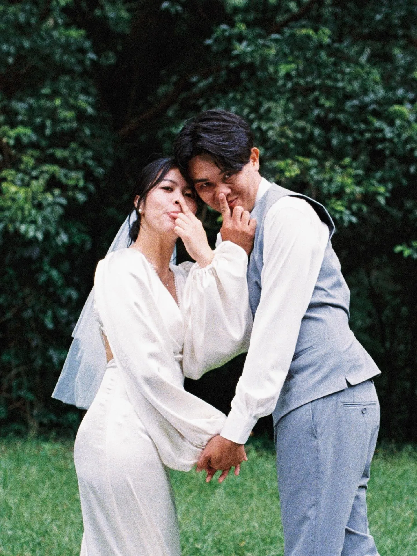 每一縷陽光、每一片樹影，都像是上帝為我們鋪設的祝福【台中婚紗拍攝】【台中禮服租借】