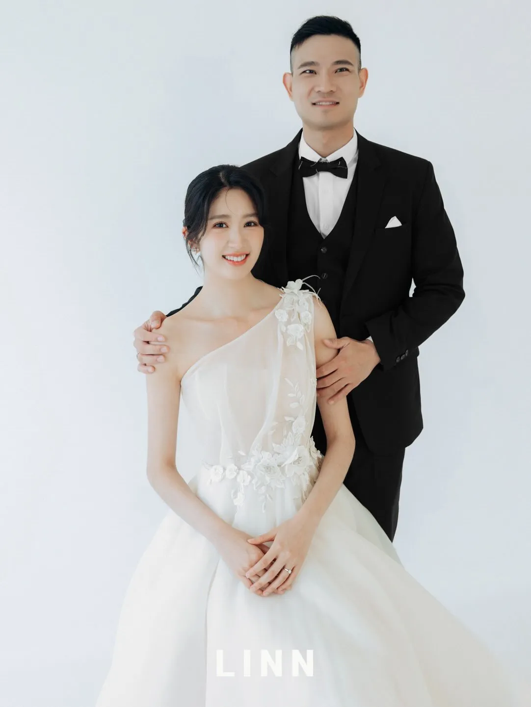 歡迎私訊詢問禮服顧問【台中婚紗寫真】【台中婚紗出租】