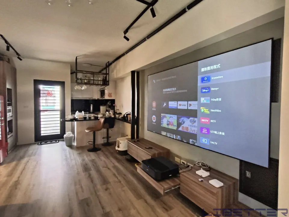 今日案例：Epson EH-LS300 雷射超短焦電視 & 100吋高增益黑柵抗光幕