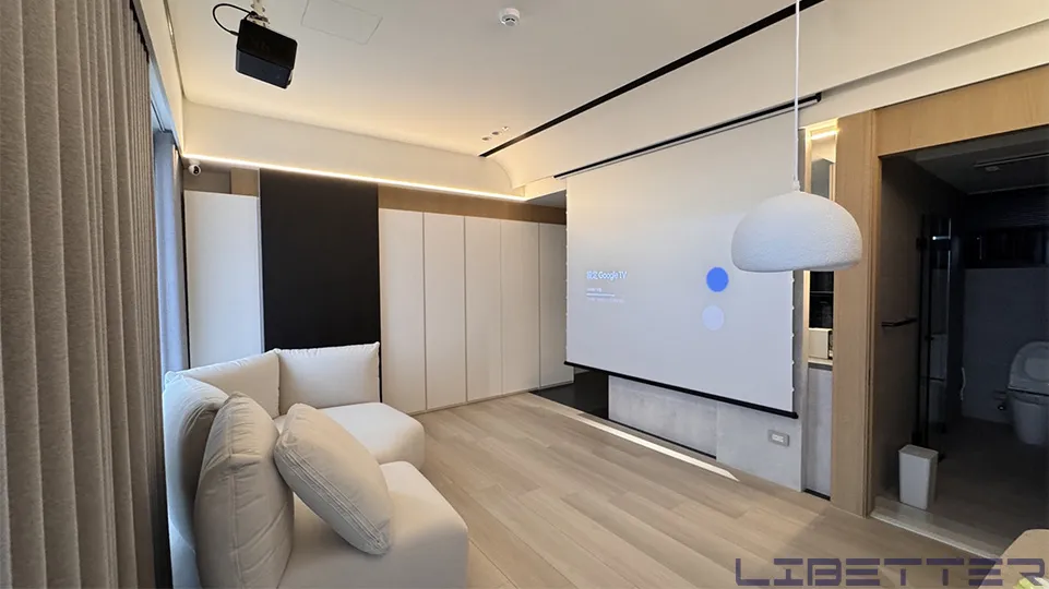 家用案例：BENQ GP520 搭配 訂製系列 100吋全白張力拉線幕?很受歡迎的一台智慧投影機