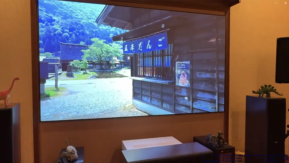 家用案例：LG HU915QE 4k雷射電視 搭配 117吋 訂製的黑柵抗光幕 超短焦這個效果跟電視沒什麼差別✨