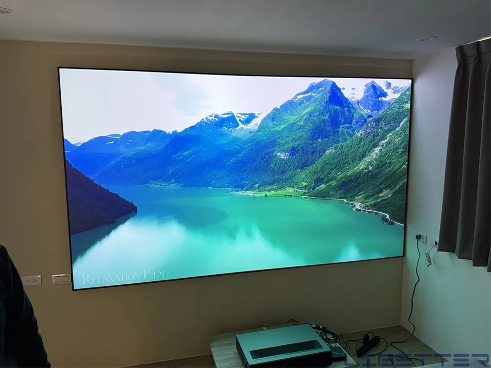 家用案例：峰米T1 國際版 + 120吋黑柵抗光框幕 用心做服務總會讓人看到