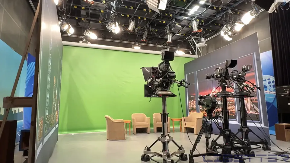 特殊案例：打造新聞演播廳 7.8 米寬大型電動綠幕牆！ 歡迎各單位洽詢合作！