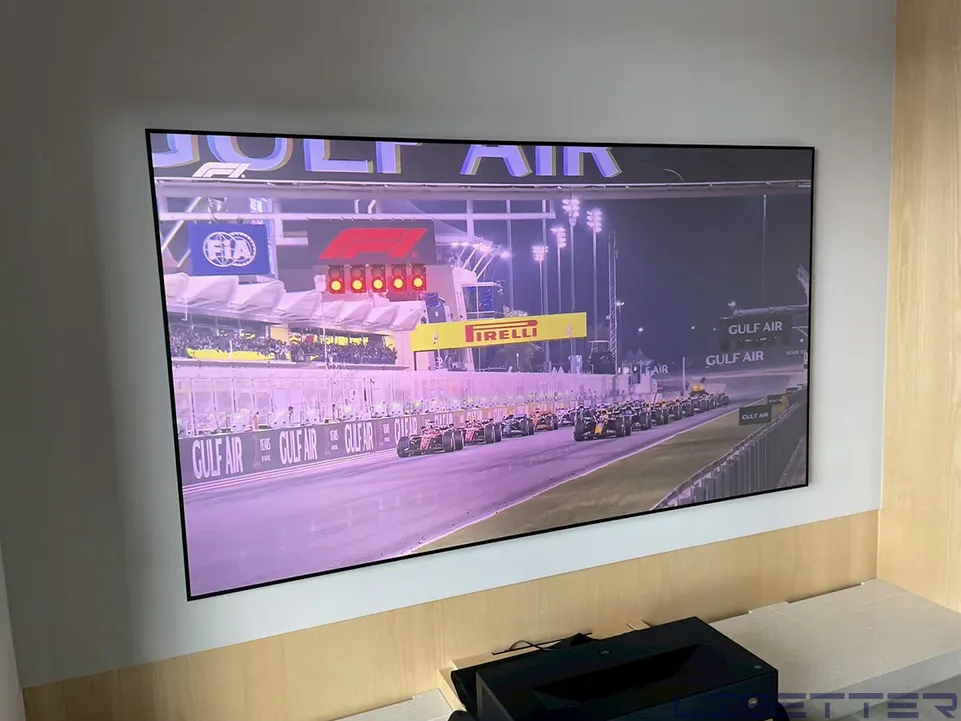 家用案例：BENQ V5010i 超短焦 + 100吋菲涅爾抗光幕  玩電玩、看電影都超過癮！