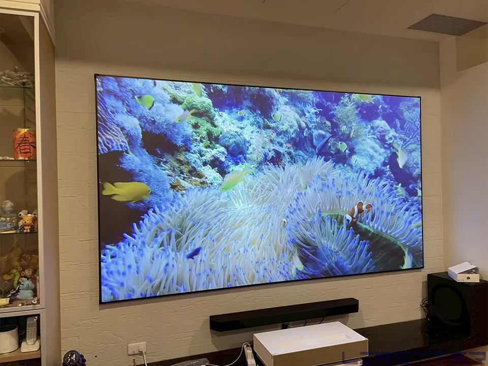 家庭規劃：LG HU915QE & 專業抗光幕布  打造客製化的家庭劇院空間