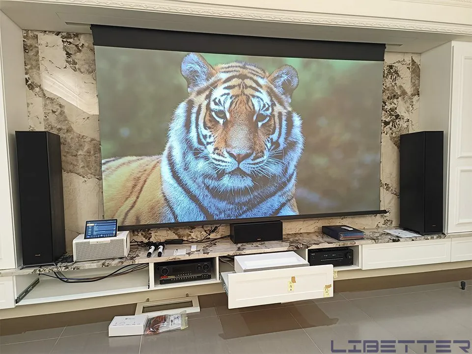 家庭影音規劃：LG HU715Qw 超短焦+120吋電動黑柵抗光幕+Klipsch R-600F 落地型 & Klipsch R-50C 中置 還在考慮的朋友們可以參考實體圖哦！