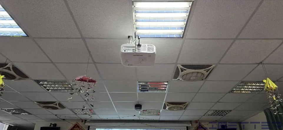 安裝案例：PT-VX610T & 線路更新、電視安裝 平價高亮の商用投影