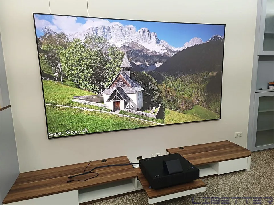 布幕案例：新版100吋菲涅爾抗光幕安裝 效果看起來很好