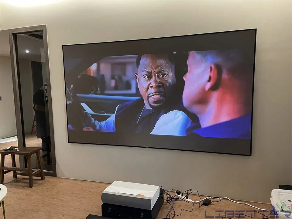 花蓮施工：Optoma D2+ & 120吋最新黑柵抗光幕 雷射光源壽命達2萬小時