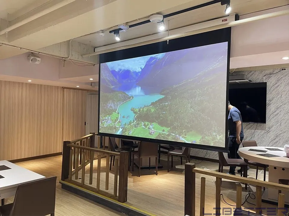 商用環境：Optoma AZH500 5000流明 雷射機✨不關燈也一樣有好效果喔！