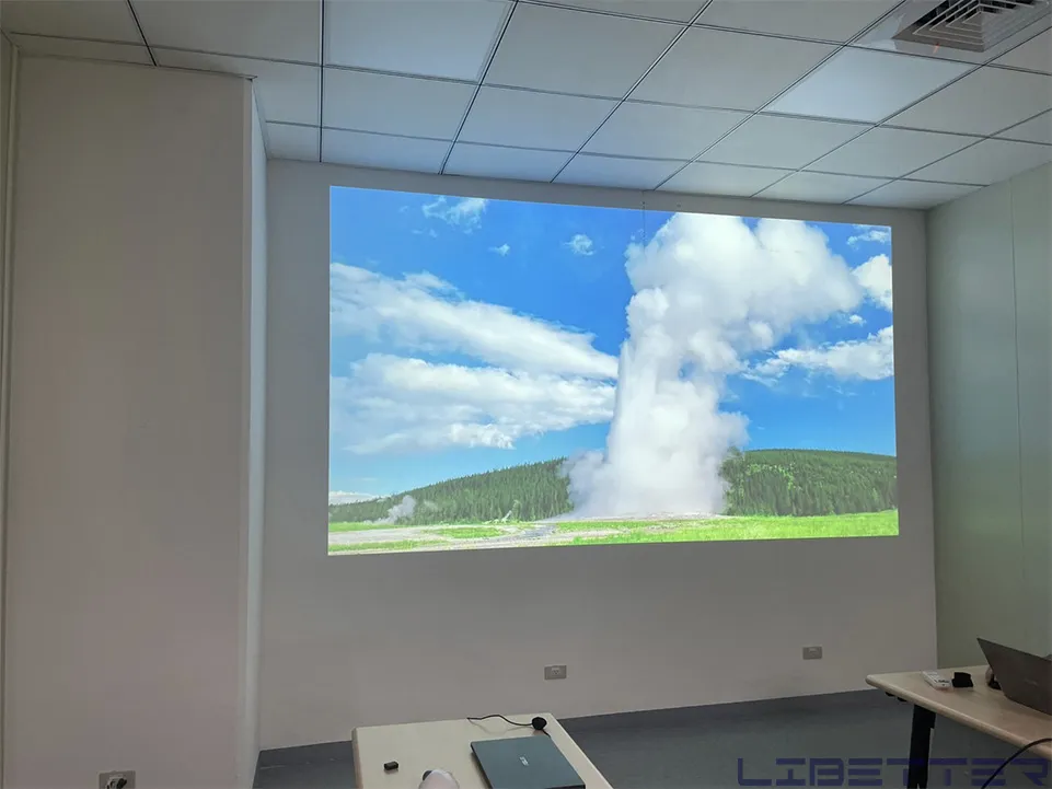 商用案例：EPSON EB-2250U 5000流明 解析度可達 1920*1200！