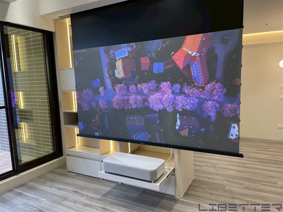 家用案例：EPSON EH-LS800W + LIBETTER 100吋 HBSI台製電動黑柵抗光幕 分享給大家看看省空間的案子