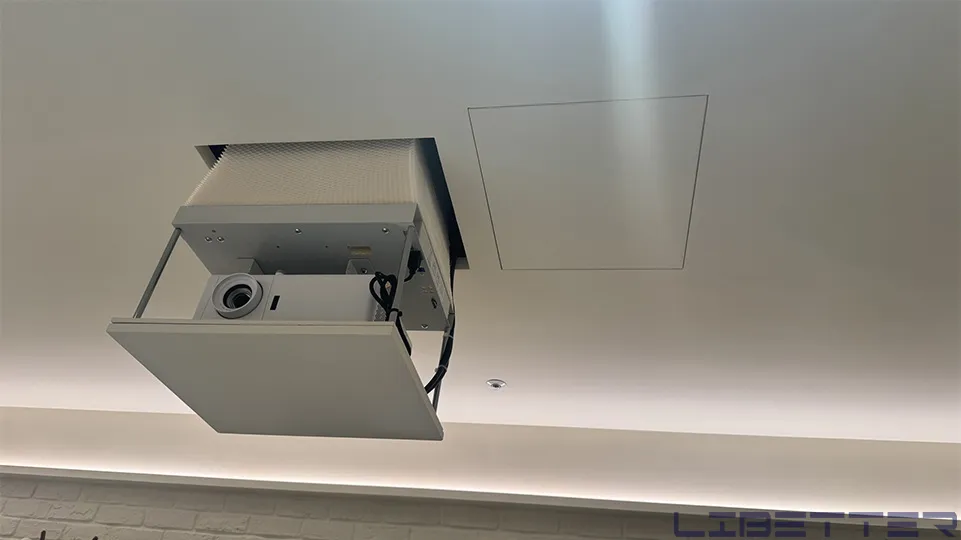 特殊案例：OPTOMA UHZ45+ 搭配 CASOS 100吋 中長焦菲涅爾抗光框幕 以及 台製美觀型電動吊架