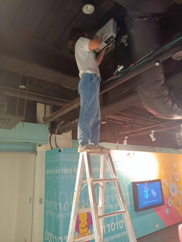 投影機維修 / 投影機售後保養服務