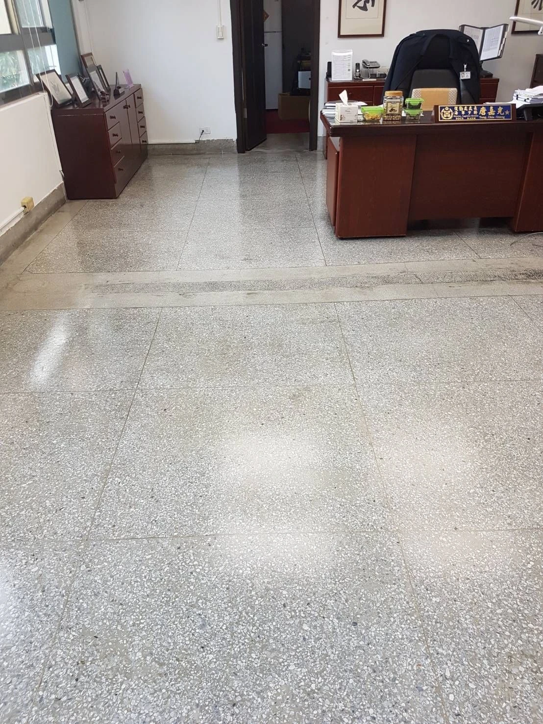 磨石子地板打臘