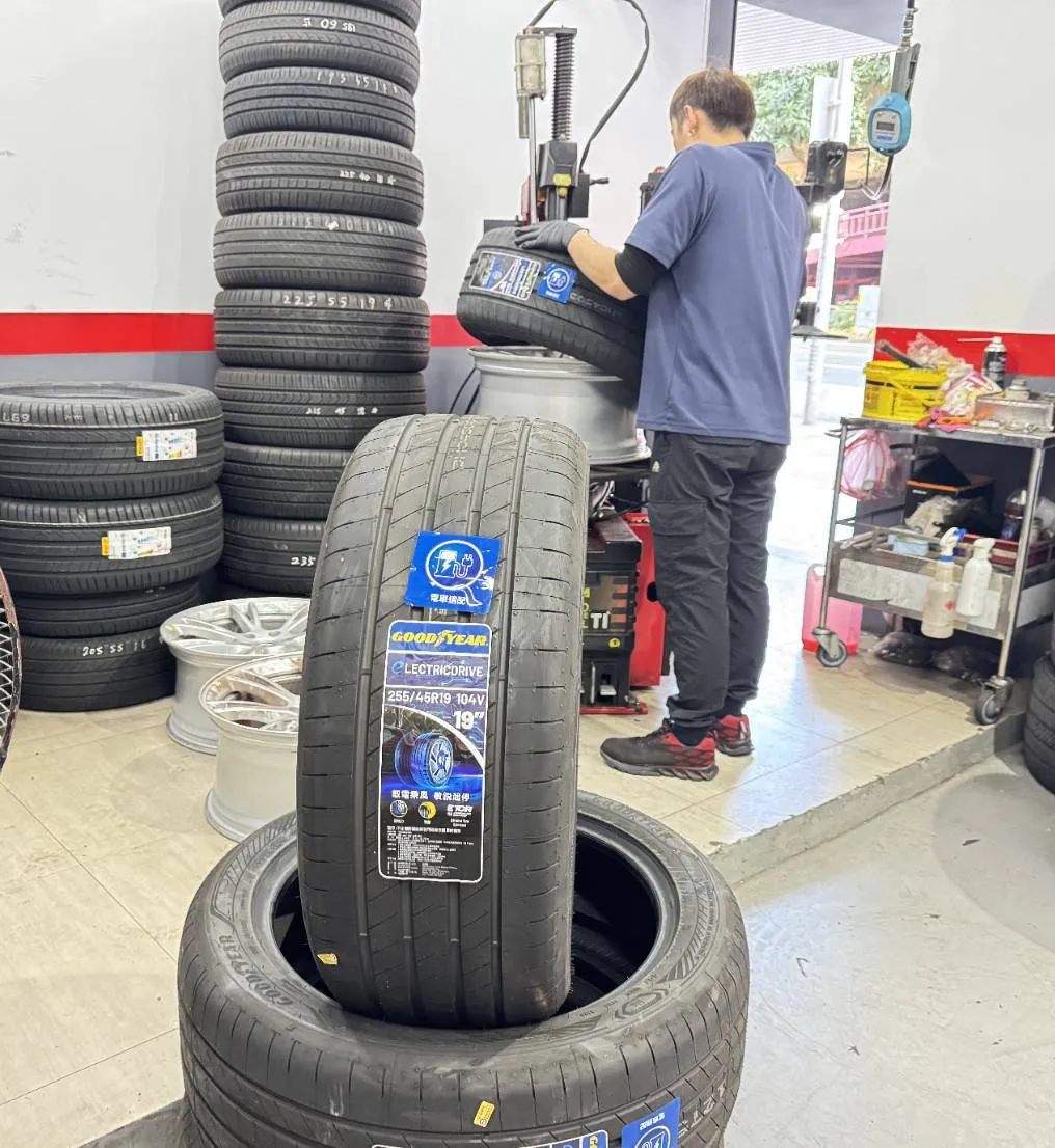 特斯拉換輪胎該怎麼選?｜輪胎｜台北輪胎店｜中正區汽修廠｜台北輪胎店推薦｜台北修車廠推薦｜固特異｜電動車專用胎