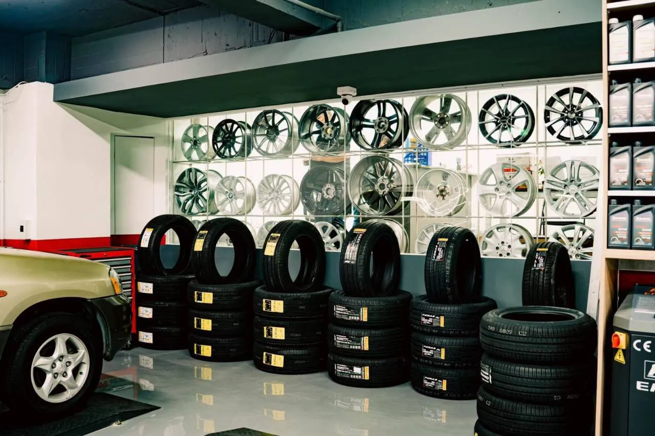 輪胎抓地力為什麼重要? ｜台北輪胎汽修廠｜輪胎特價｜台北輪胎道路救援｜中正區輪胎店｜大安區輪胎店｜台北市補胎｜台北輪胎推薦