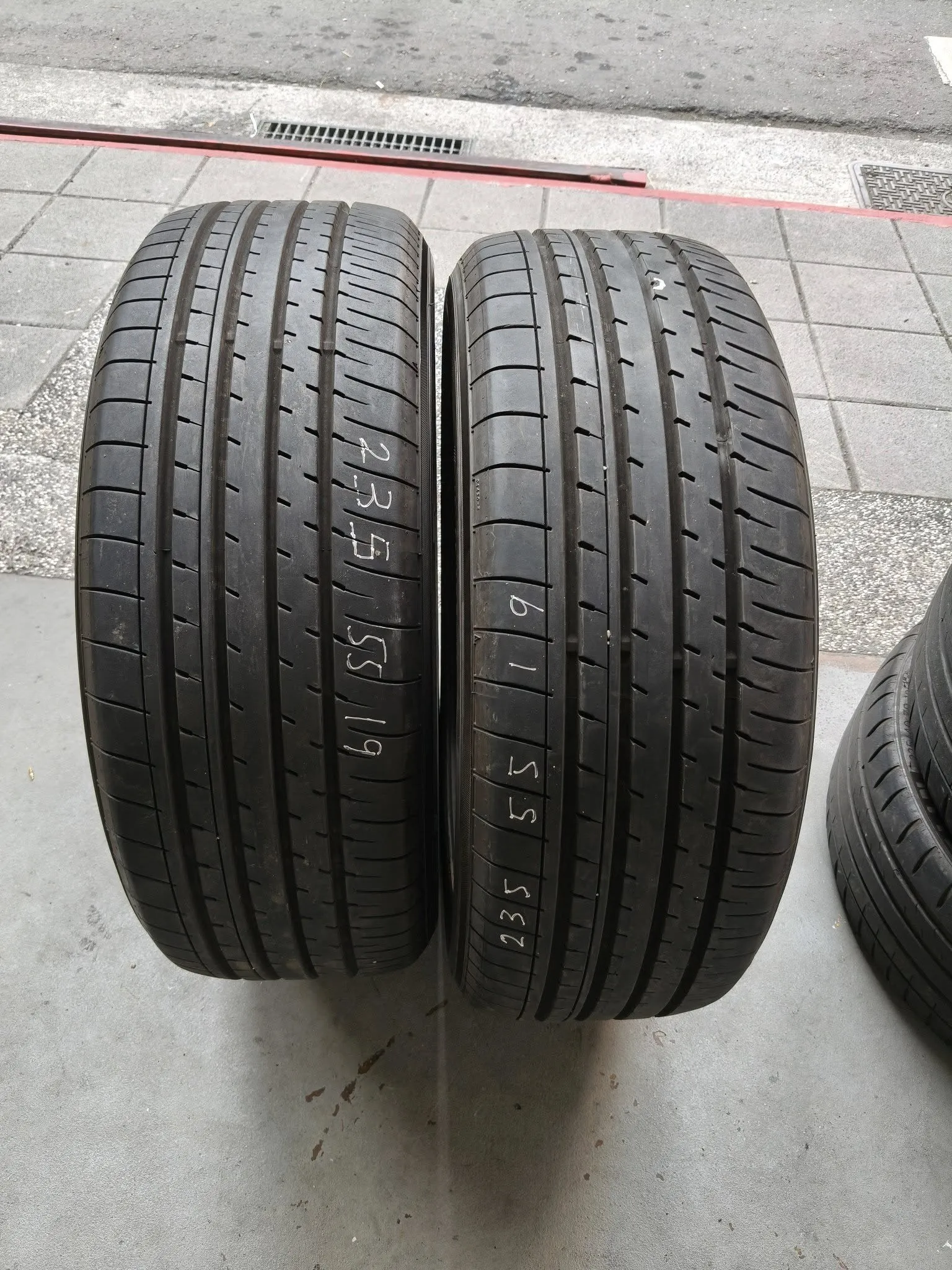 特價中古胎235/5519